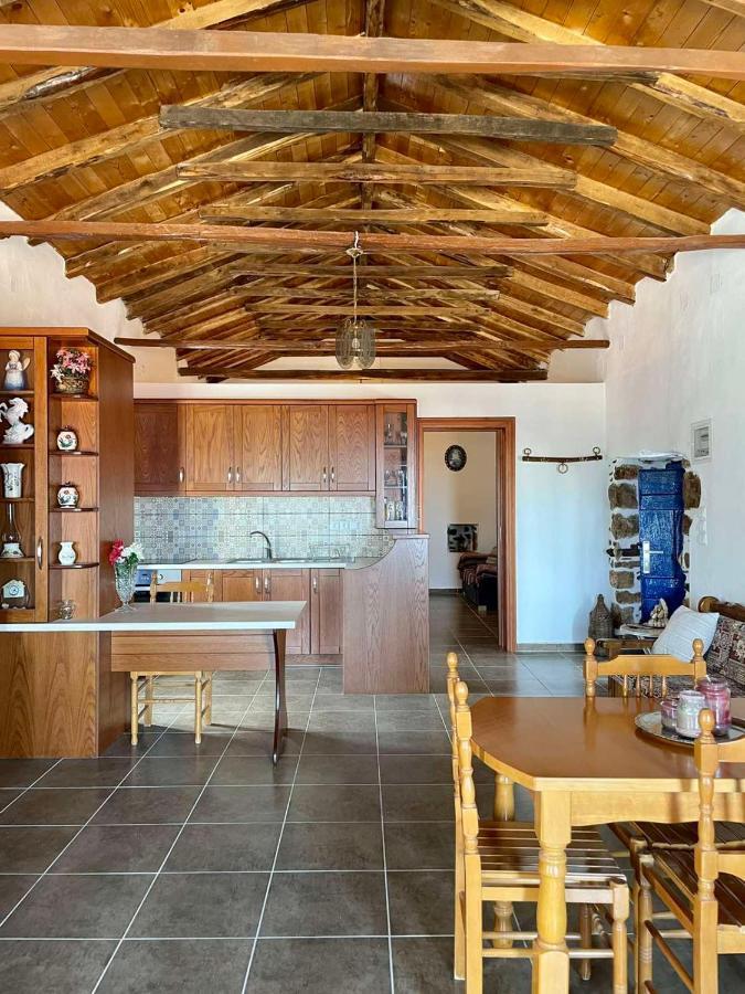 Politeika Traditional House Тирос Экстерьер фото
