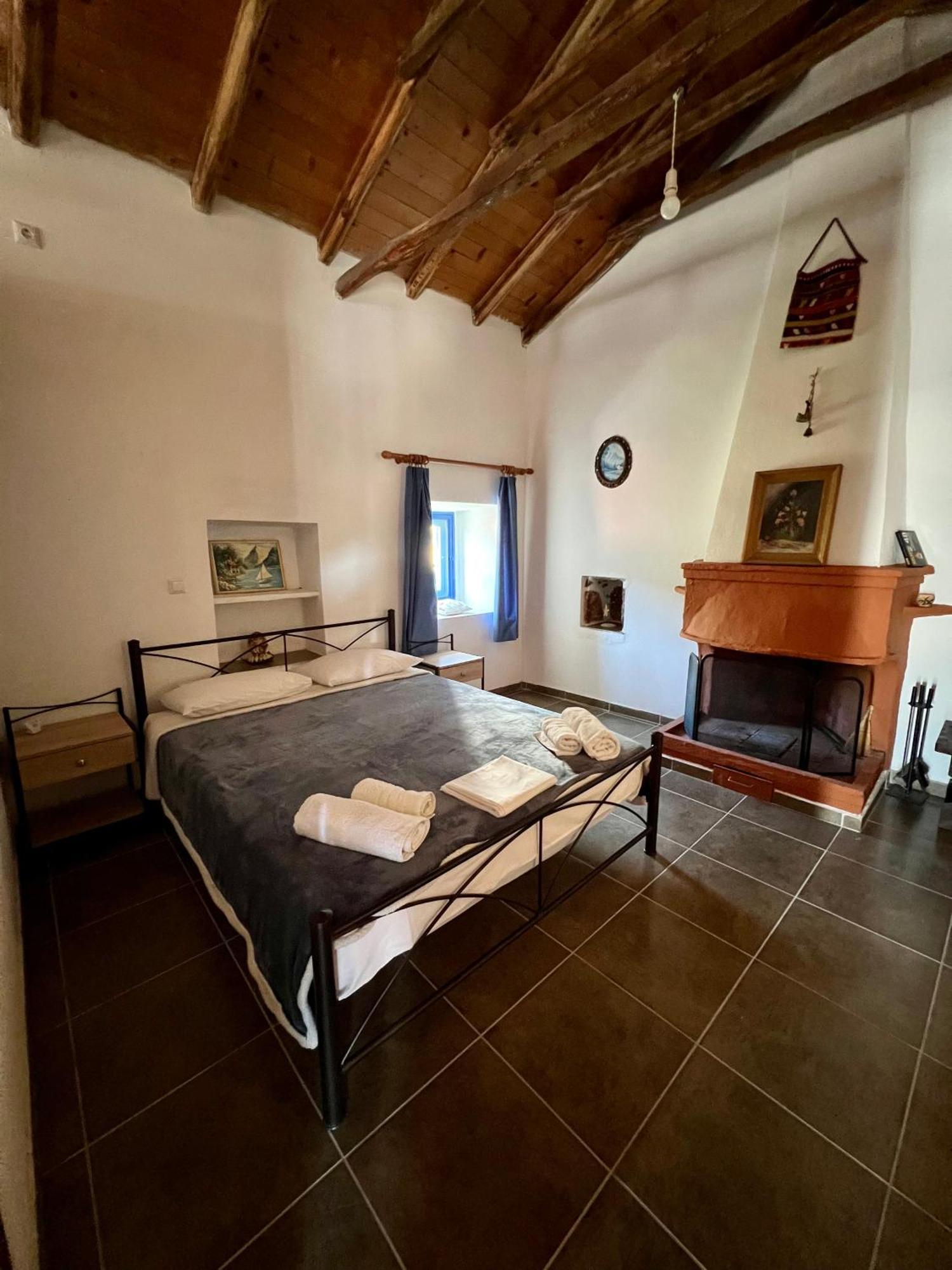 Politeika Traditional House Тирос Экстерьер фото