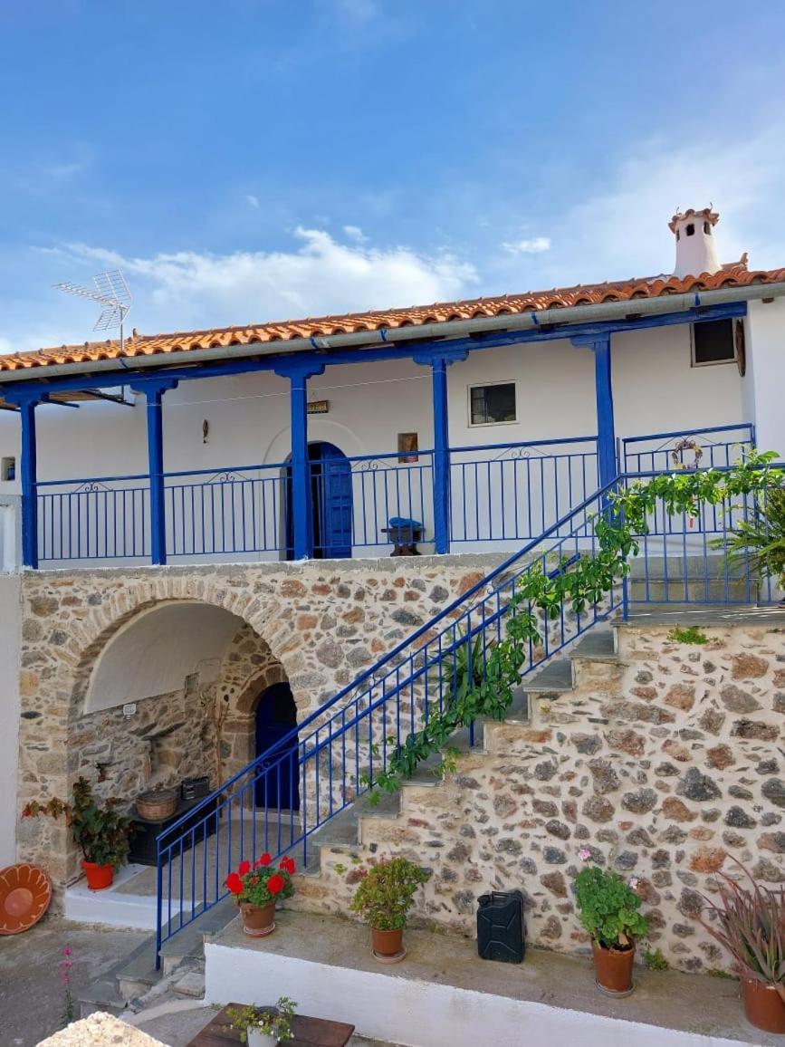 Politeika Traditional House Тирос Экстерьер фото